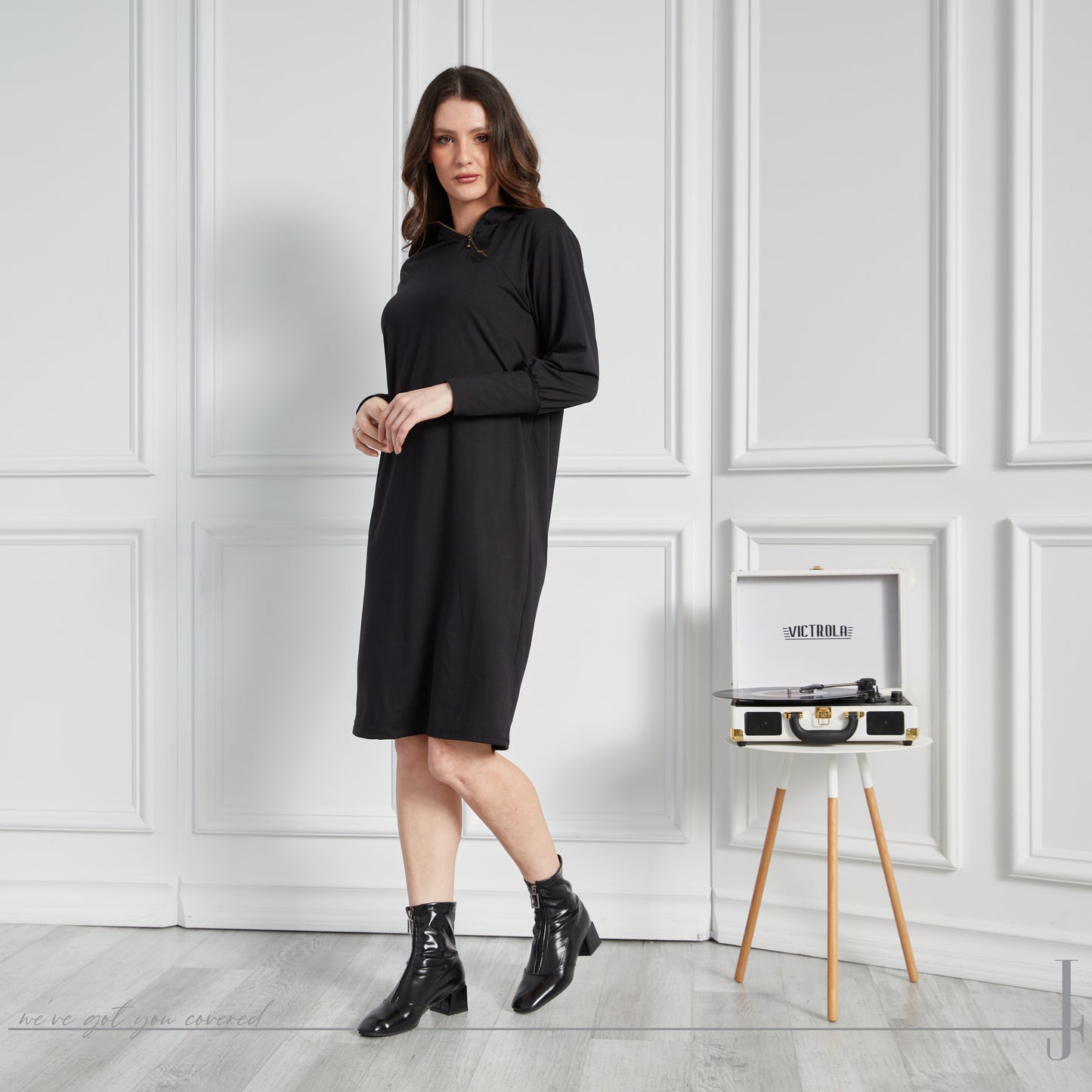 BETSEY- BLACK