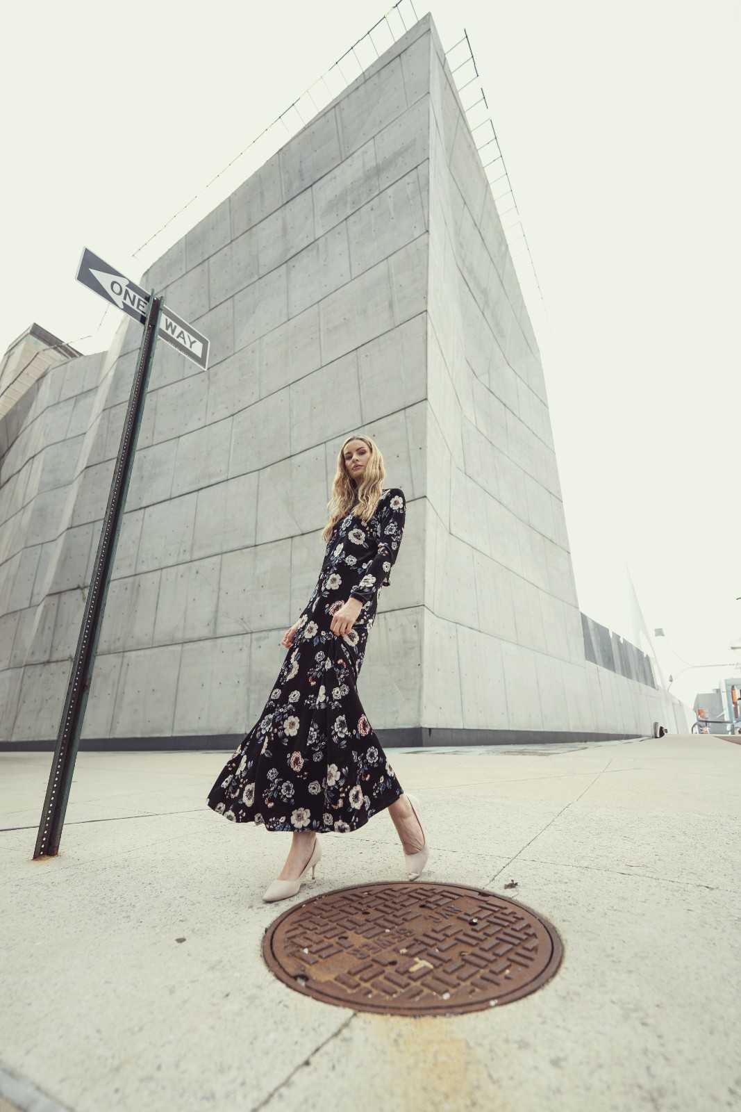 IVY TOP - BLACK FLORAL