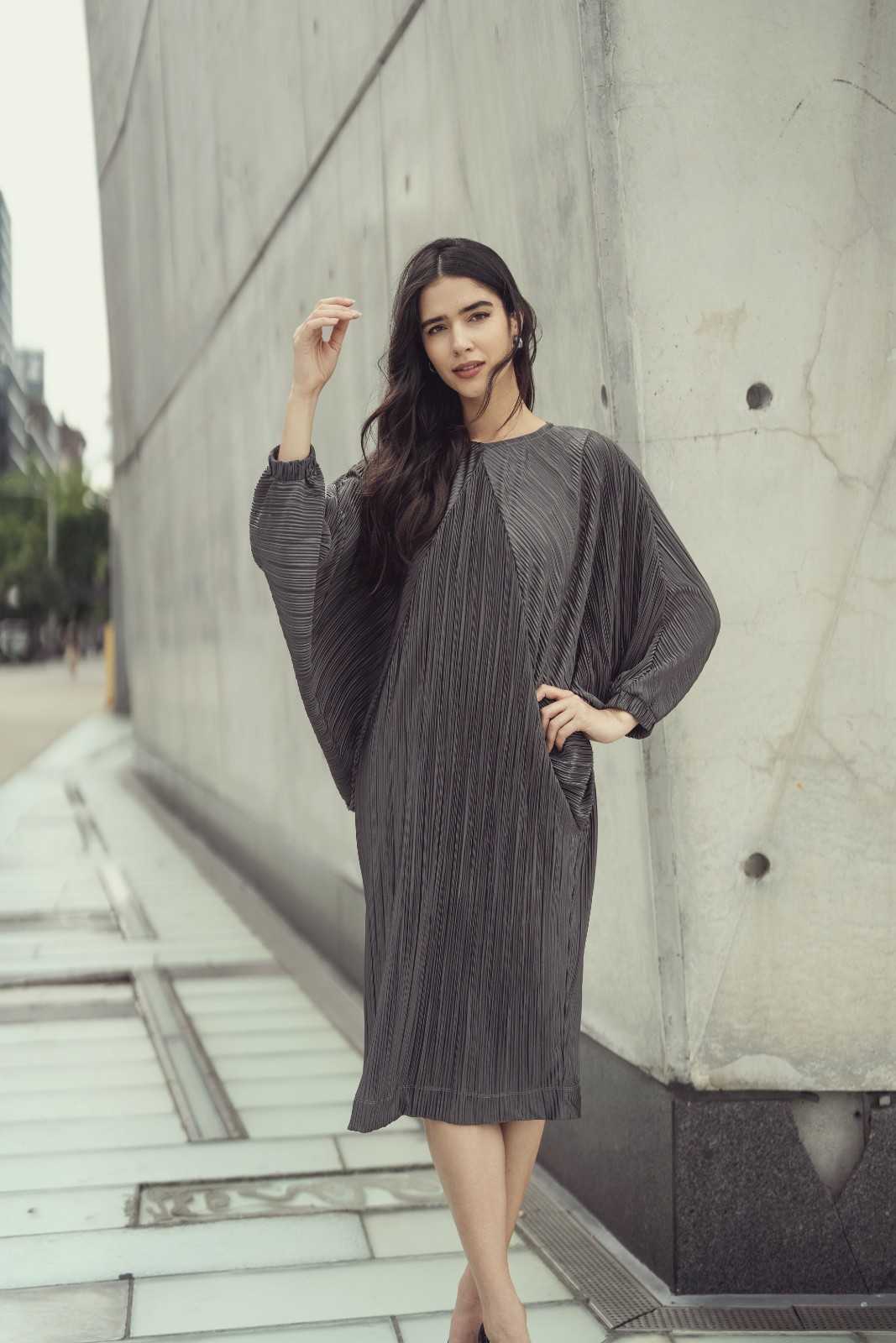 JANELLE - GREY PLEATED