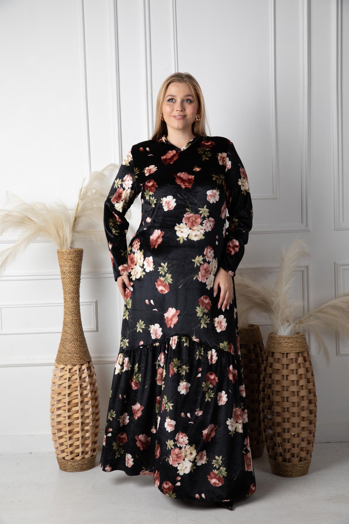 LIZ DRESS PLUS - BLACK FLORAL