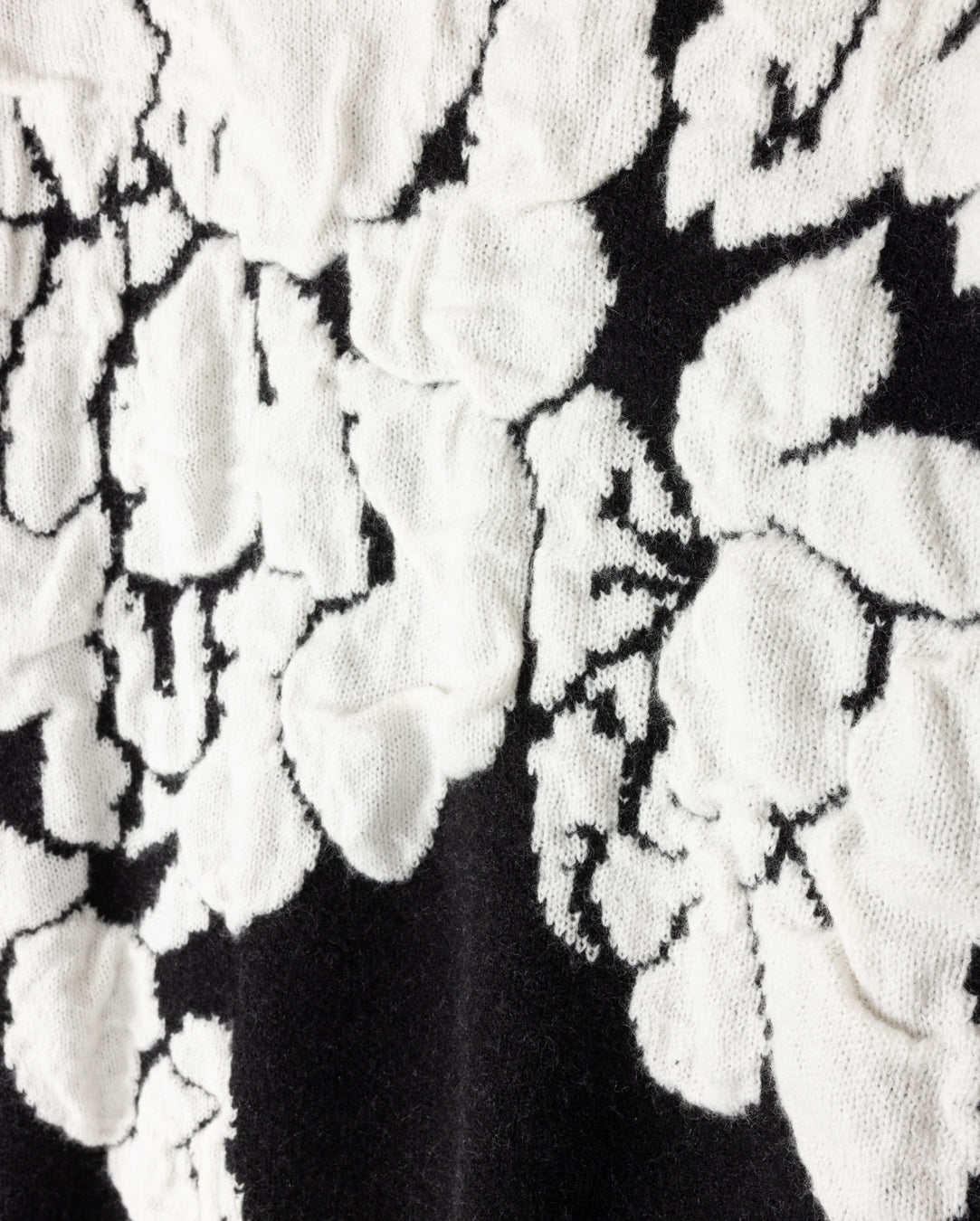 BEGONIA - CRESWICK FLOWER APPLIQUE TOP
