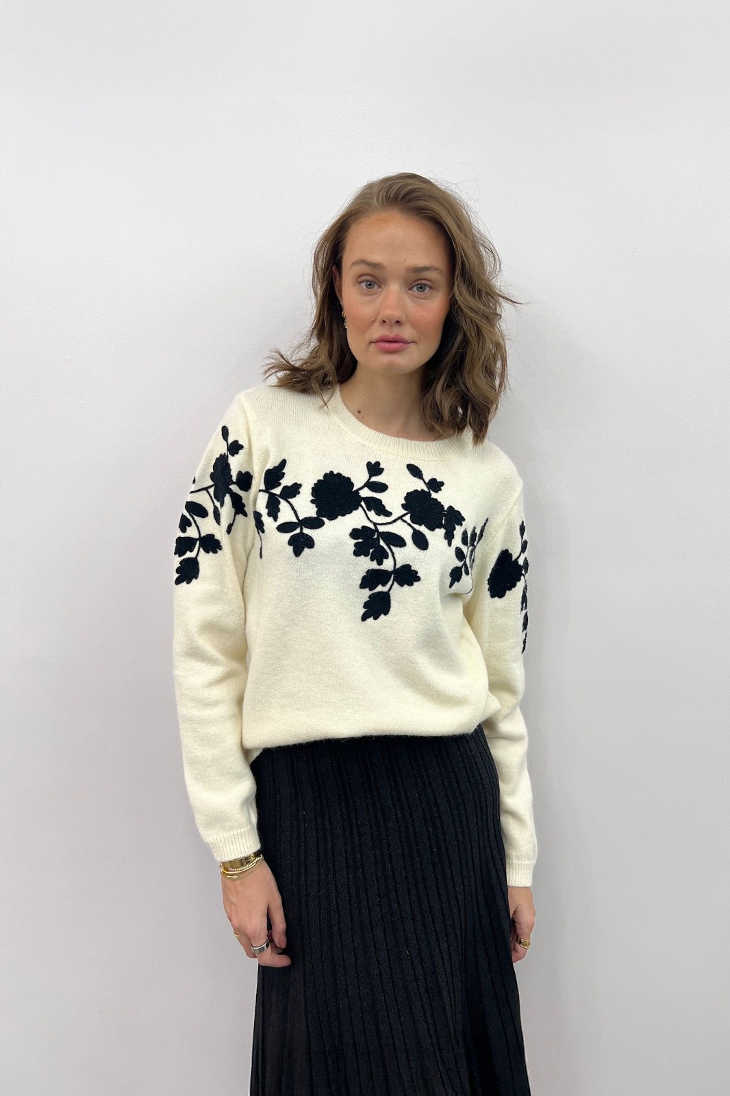 SOHO LOOM SWEATER - IVORY/BLACK FLORAL