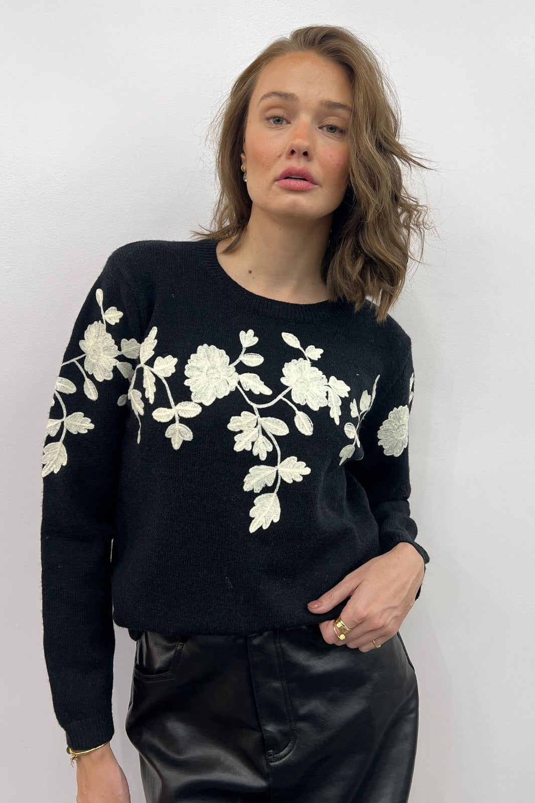 SOHO LOOM SWEATER - BLACK/IVORY FLORAL