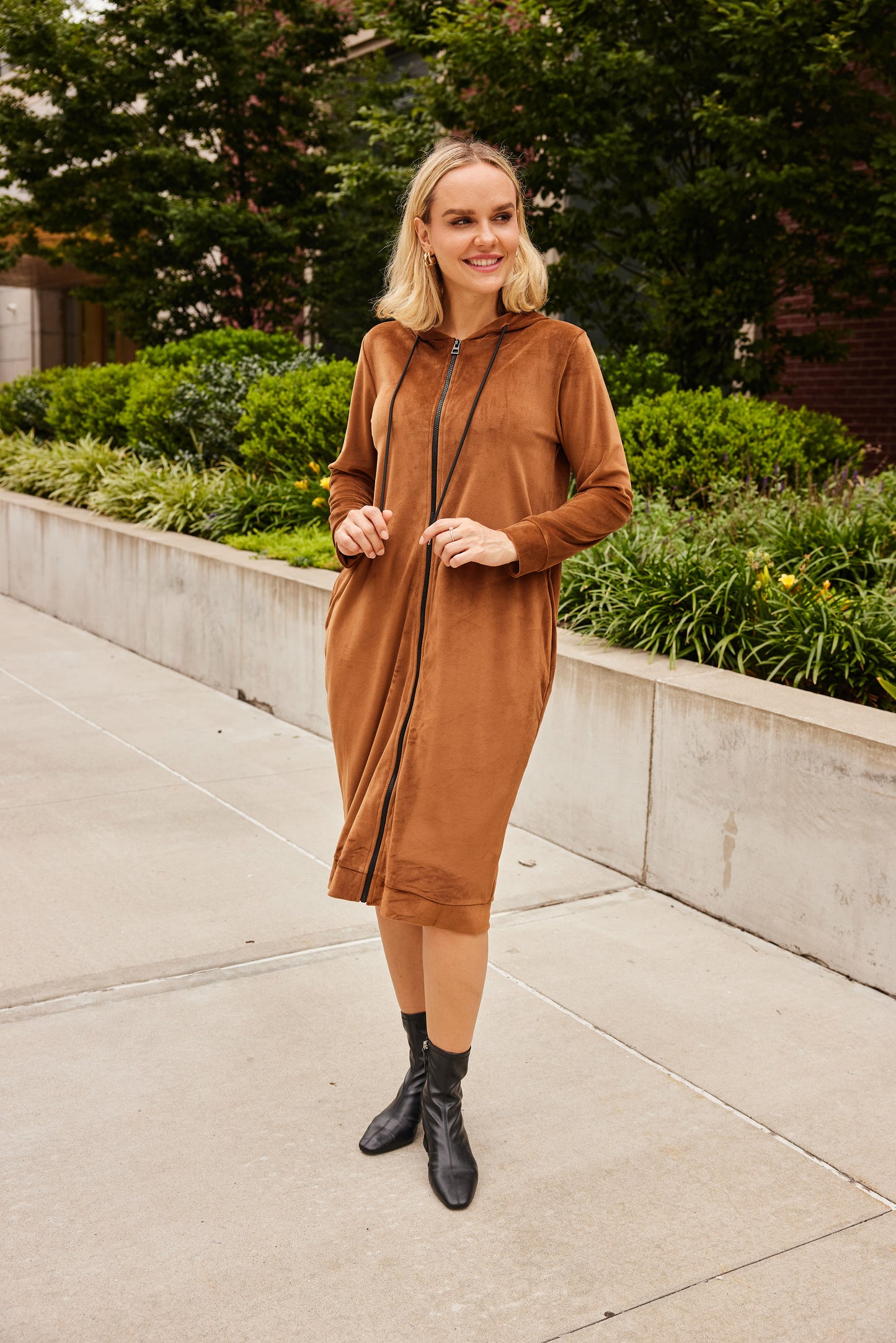 CARRIE HOODIE 2.0 VELOUR PLUS
