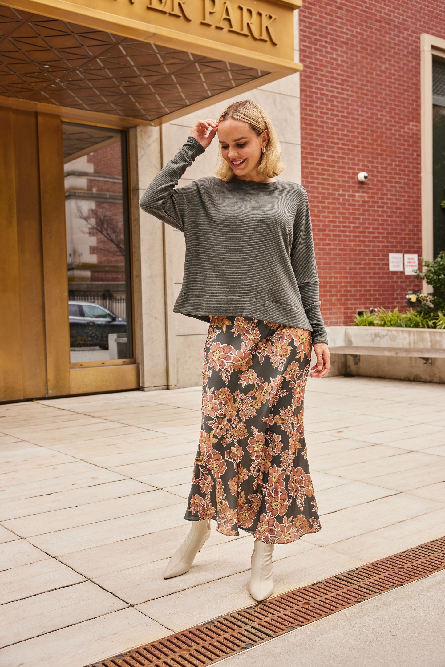 COSMO SKIRT