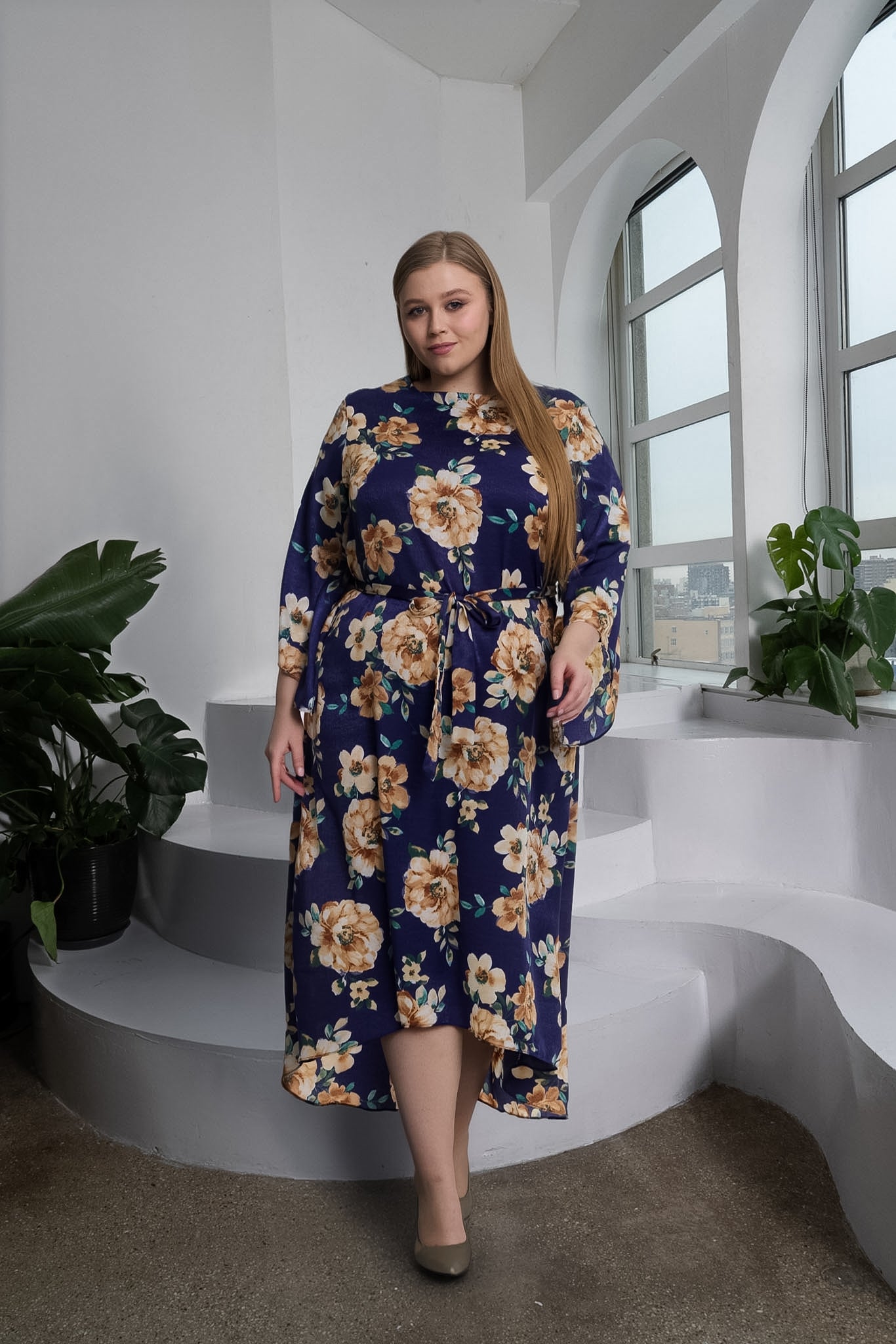 FREYA DRESS PLUS - NAVY FLORAL