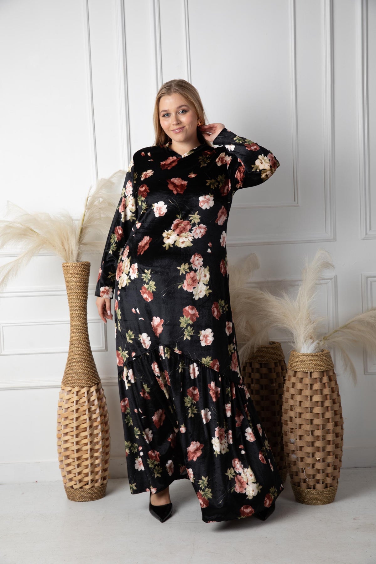 LIZ DRESS PLUS - BLACK FLORAL