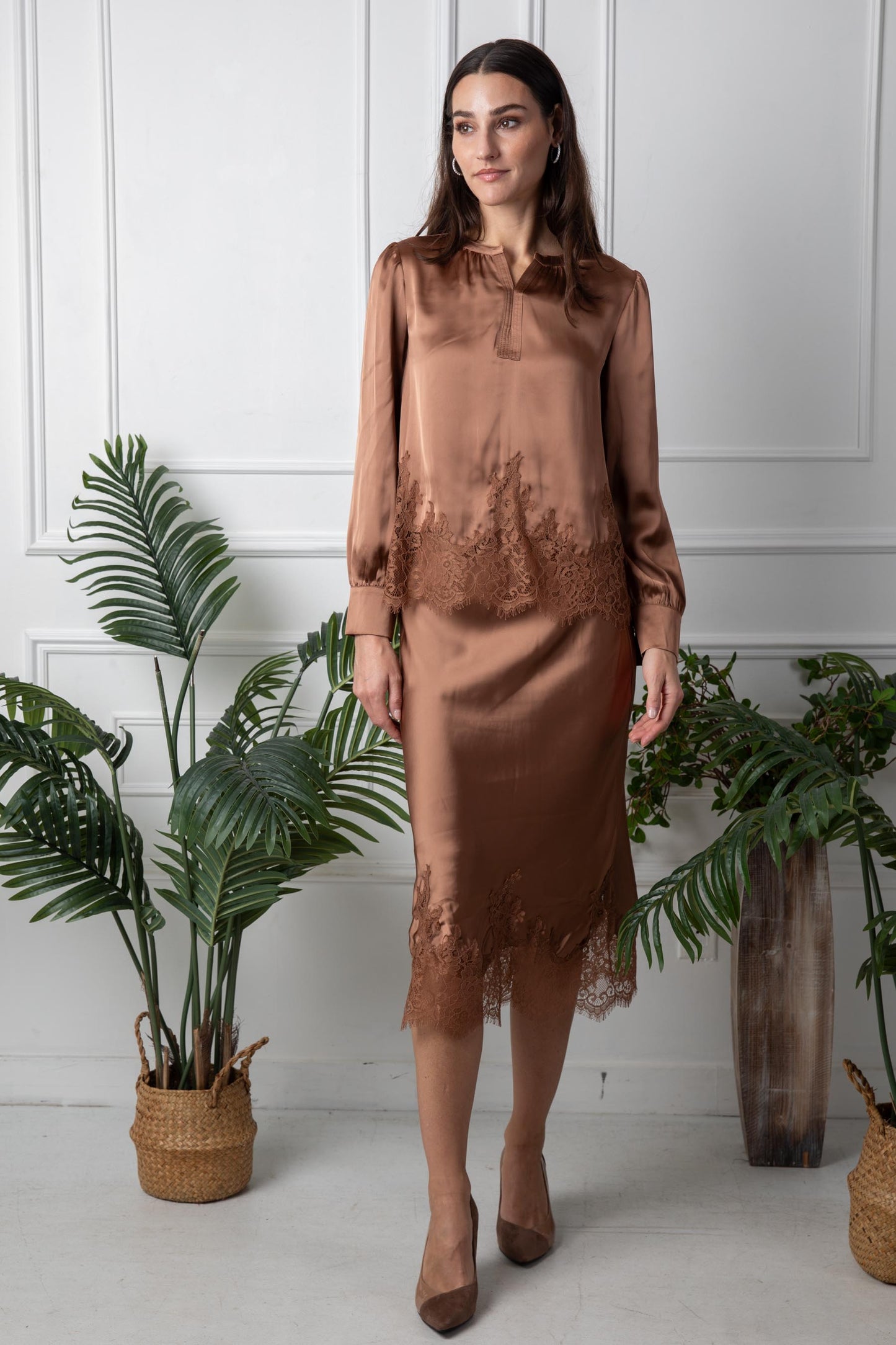 SOHO SATIN LACE SKIRT