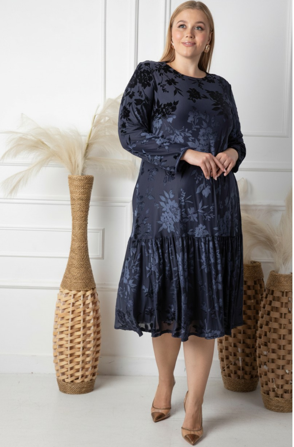 TESSA DRESS PLUS - NAVY FLORAL